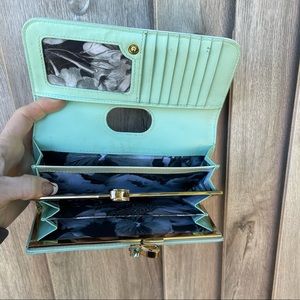 Ted Baker Lindar Crystal Bow Bobble Wallet mint